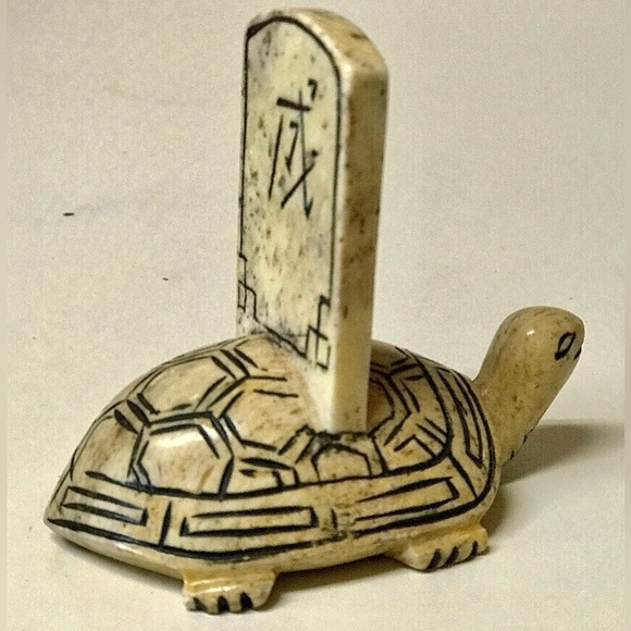 Vintage Asian Feng Shui Folk Art Hand Carved Natural Engraved Solid Bone Turtle - Picture 3 of 10